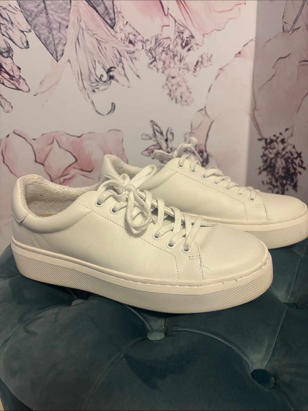 Abeo White Low-Top Leather Sneakers